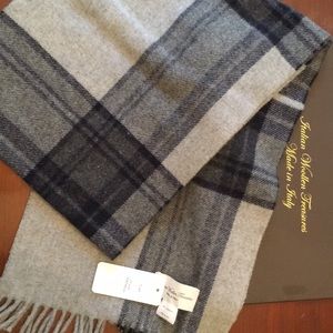 NWT Lambswool scarf